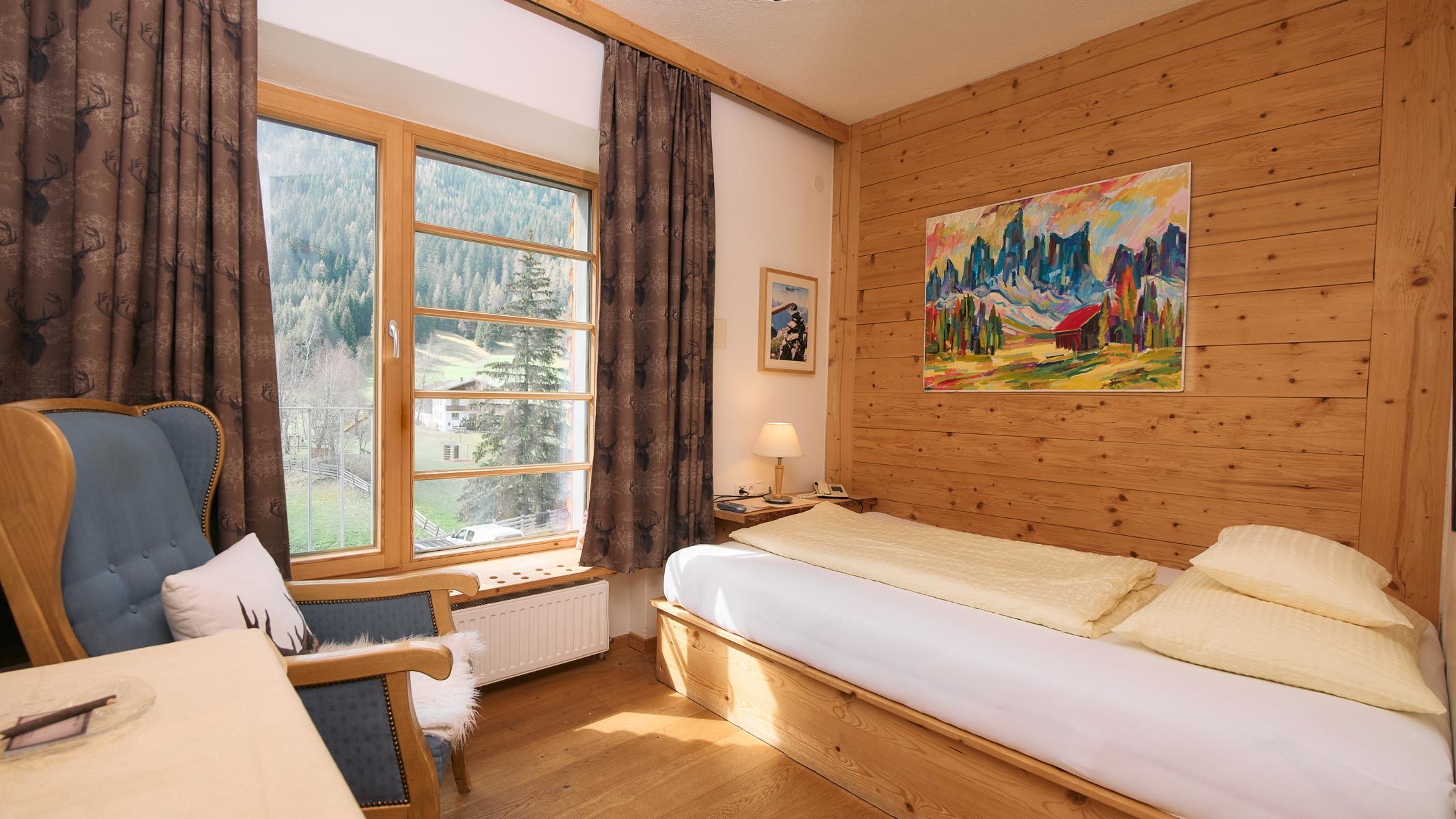 Murmeltier Einzelzimmer in Almis Berghotel, Tirol