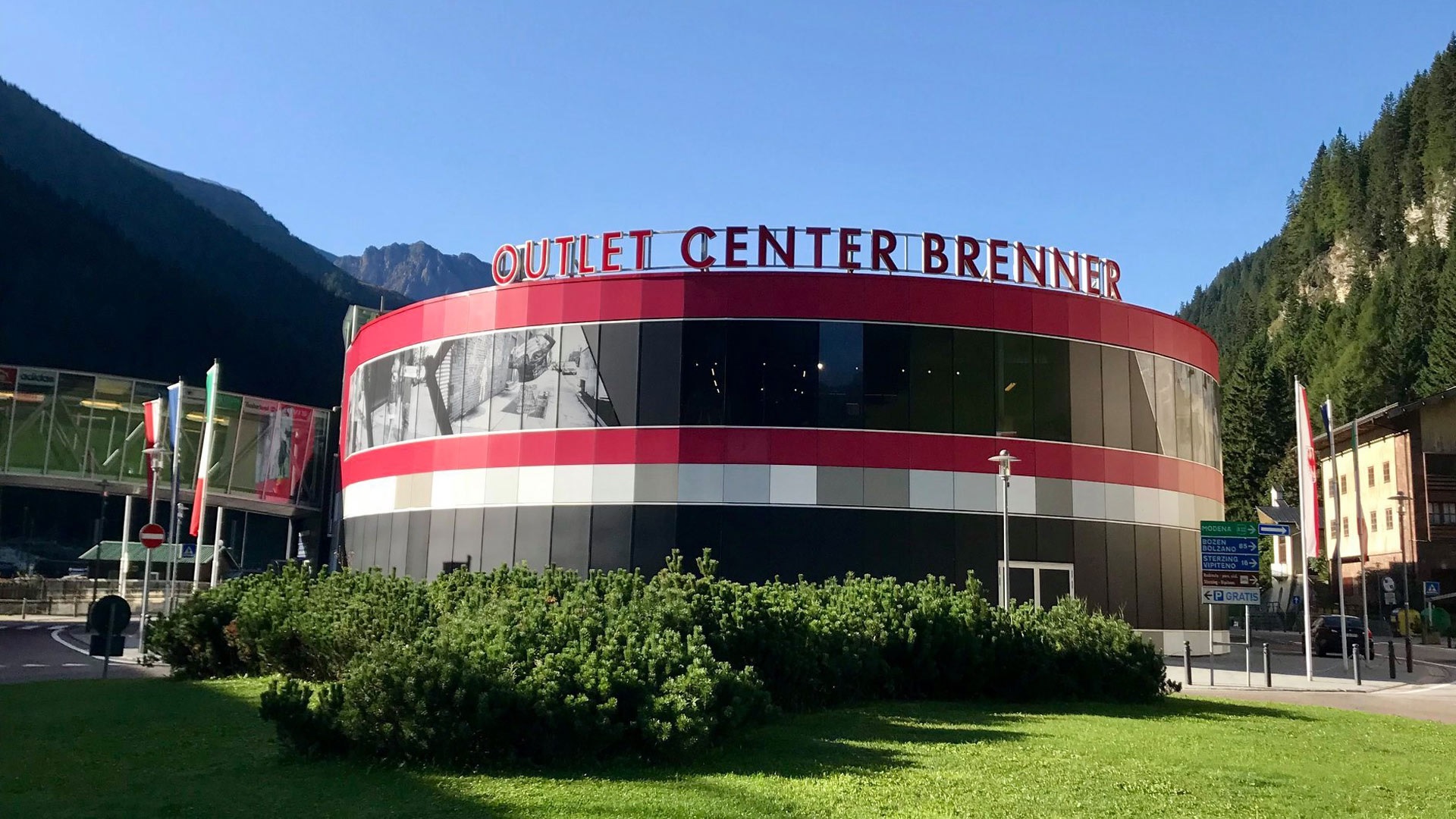 Outletcenter Brenner in der Nähe von Almi's Berghotel in Tirol