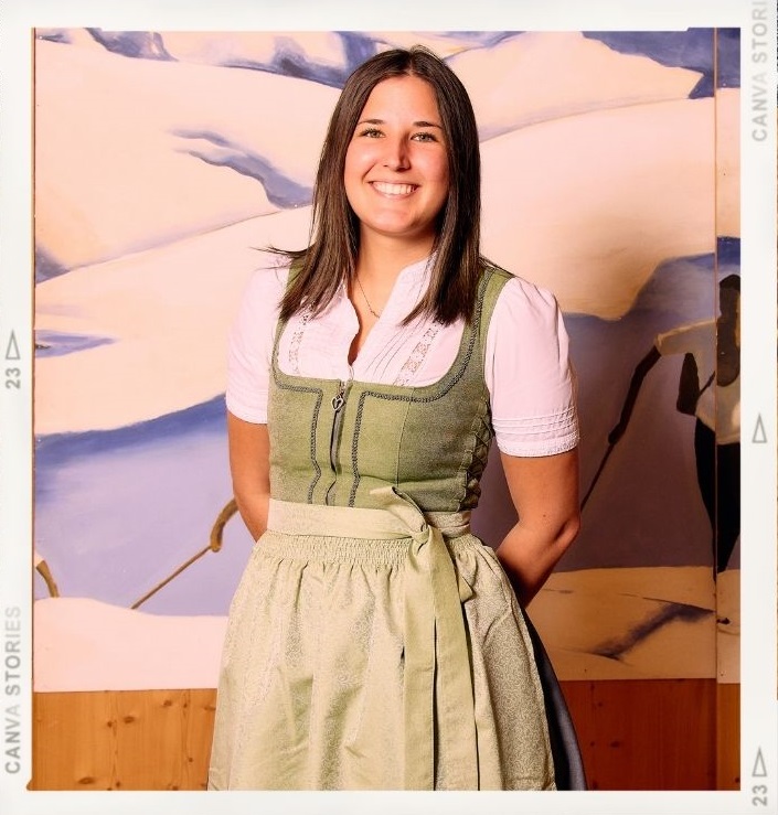 Kellnerin und Weinsommelier Jaqulin