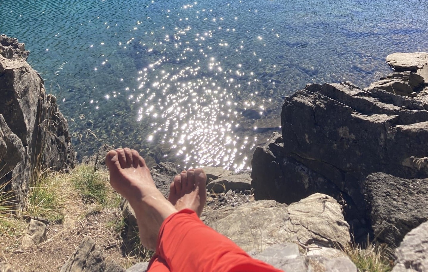 barfuss wandern im wipptal und seinen stubaier alpen am alpenhauptkamm in obernberg am brenner bei almis berghotel